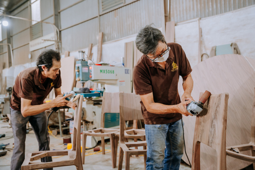 xưởng gỗ óc chó lux design