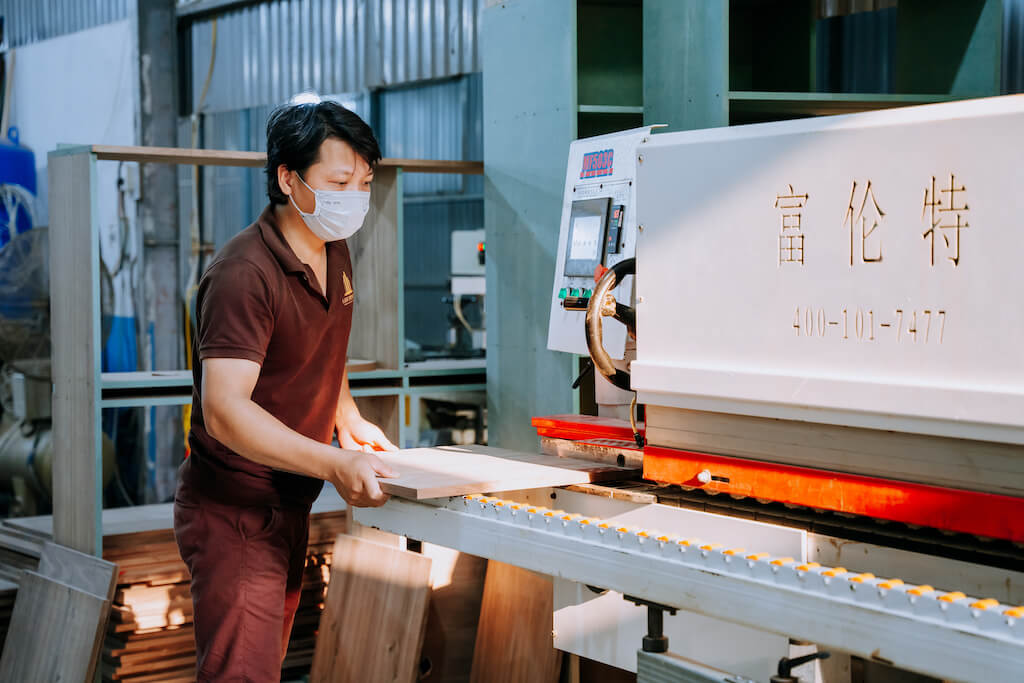 xưởng gỗ óc chó lux design
