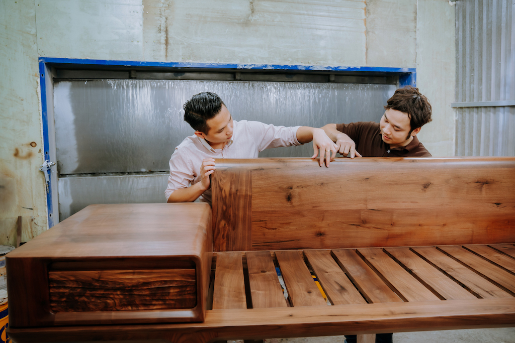 xưởng nội thất gỗ óc chó hà nội